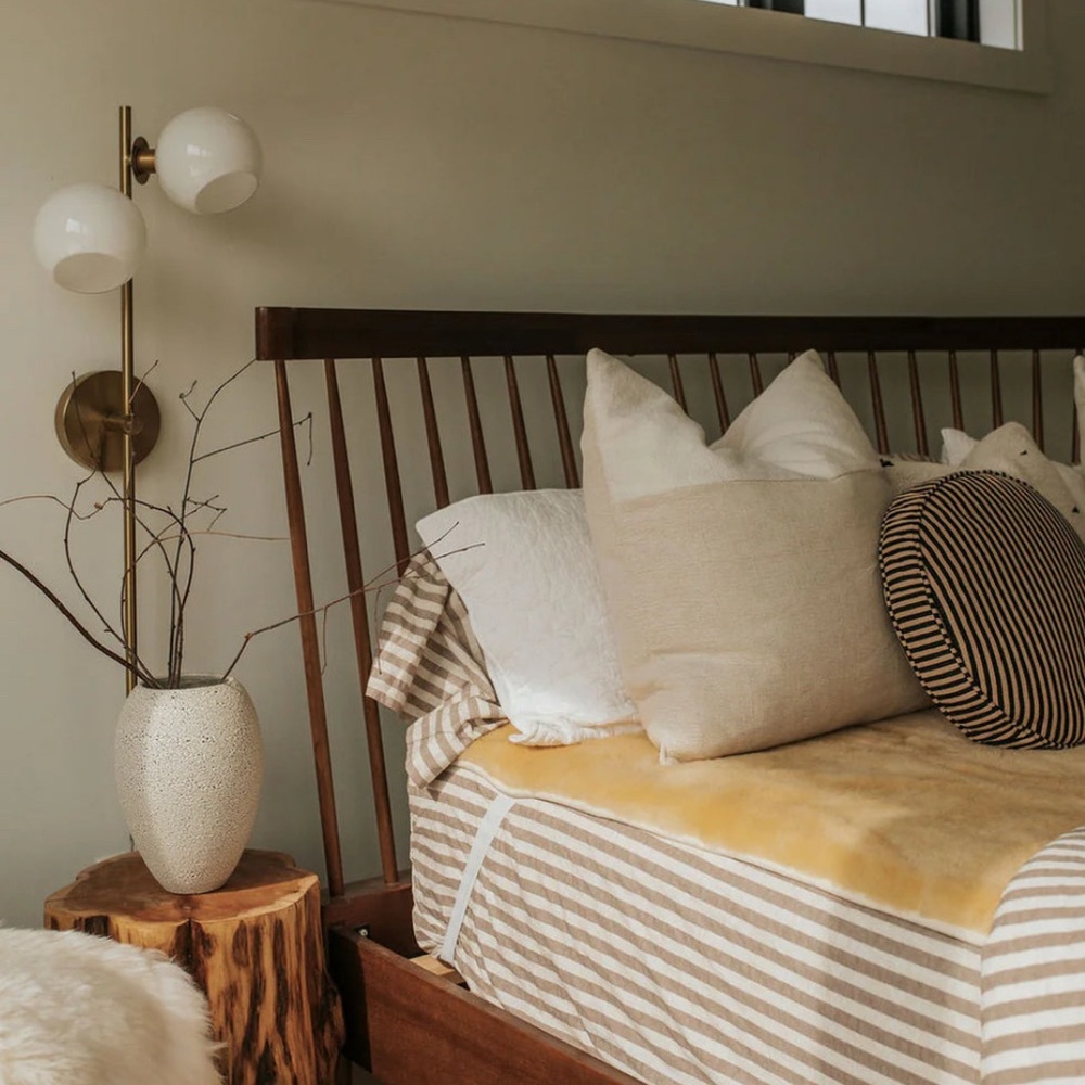Cozy Organic Sheepskin Mattress Cover Queen Size - Picture 8 of 15
